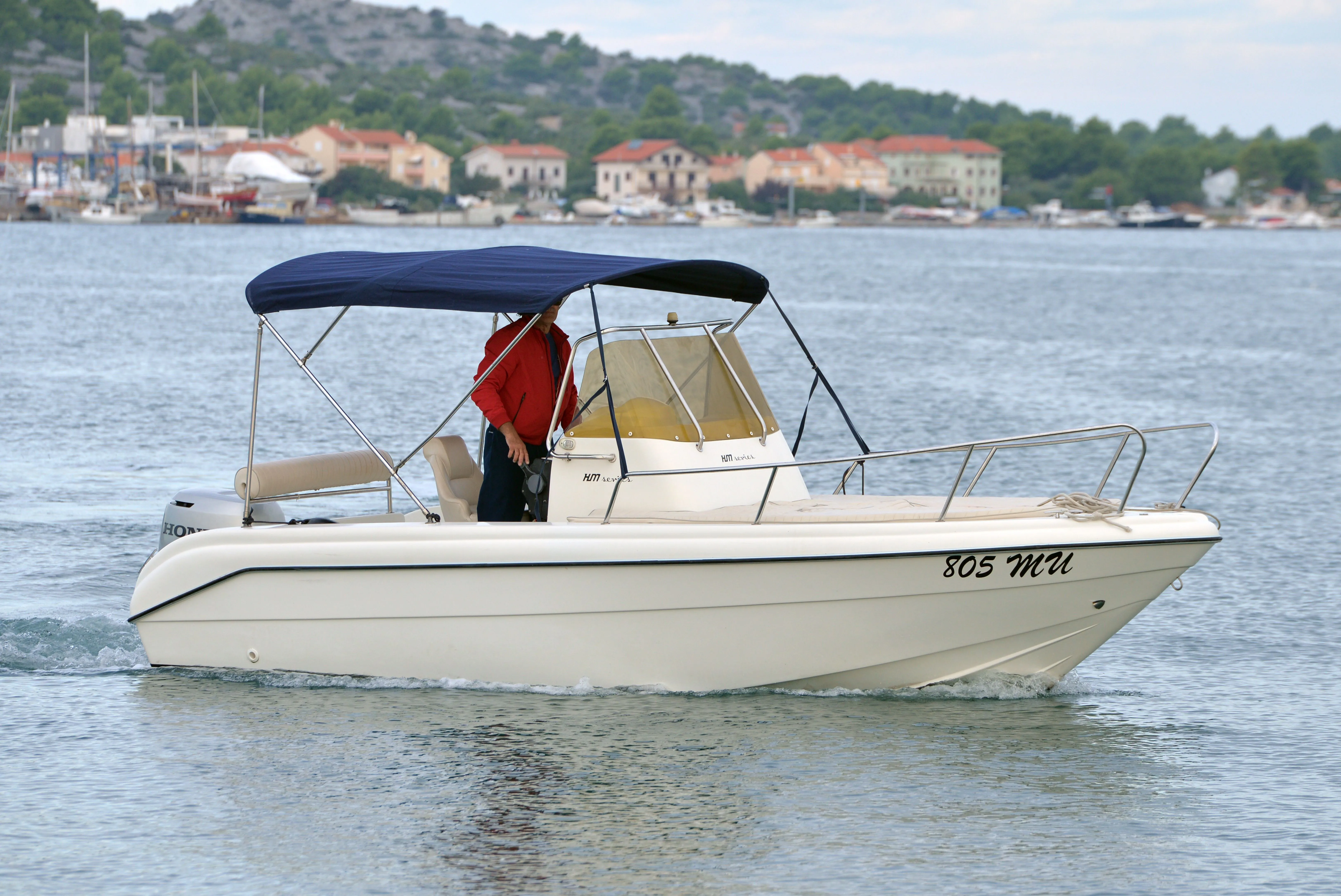 Explore Murter on a 6.2m Rental Reful 22