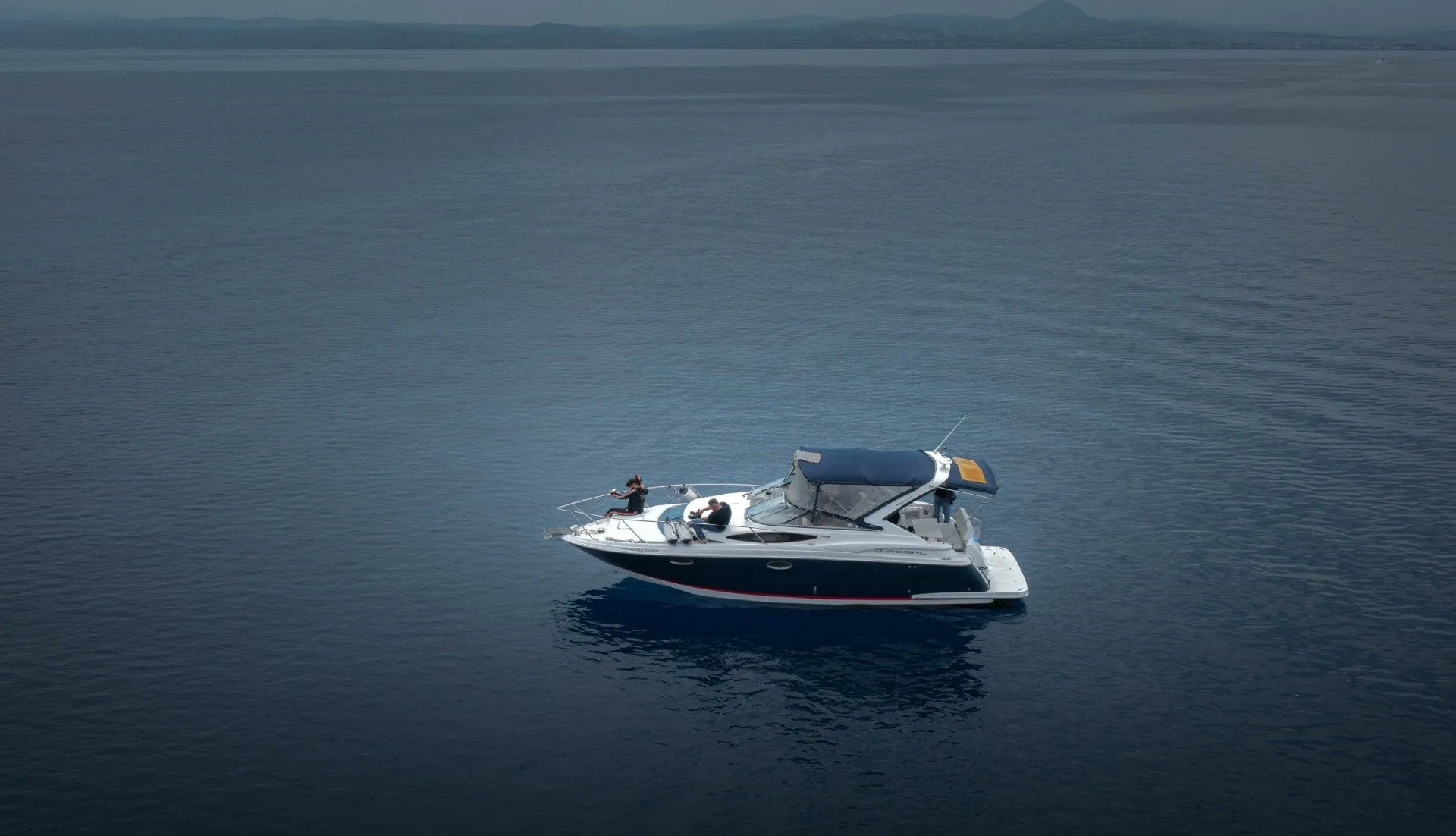 8.53m Heraklio Town Regal 2860 Motor Boat Hire