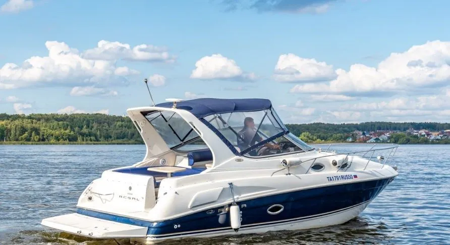 9.7m Moscow Motor Yacht Hire