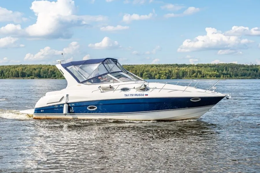 9.7m Moscow Motor Yacht Hire