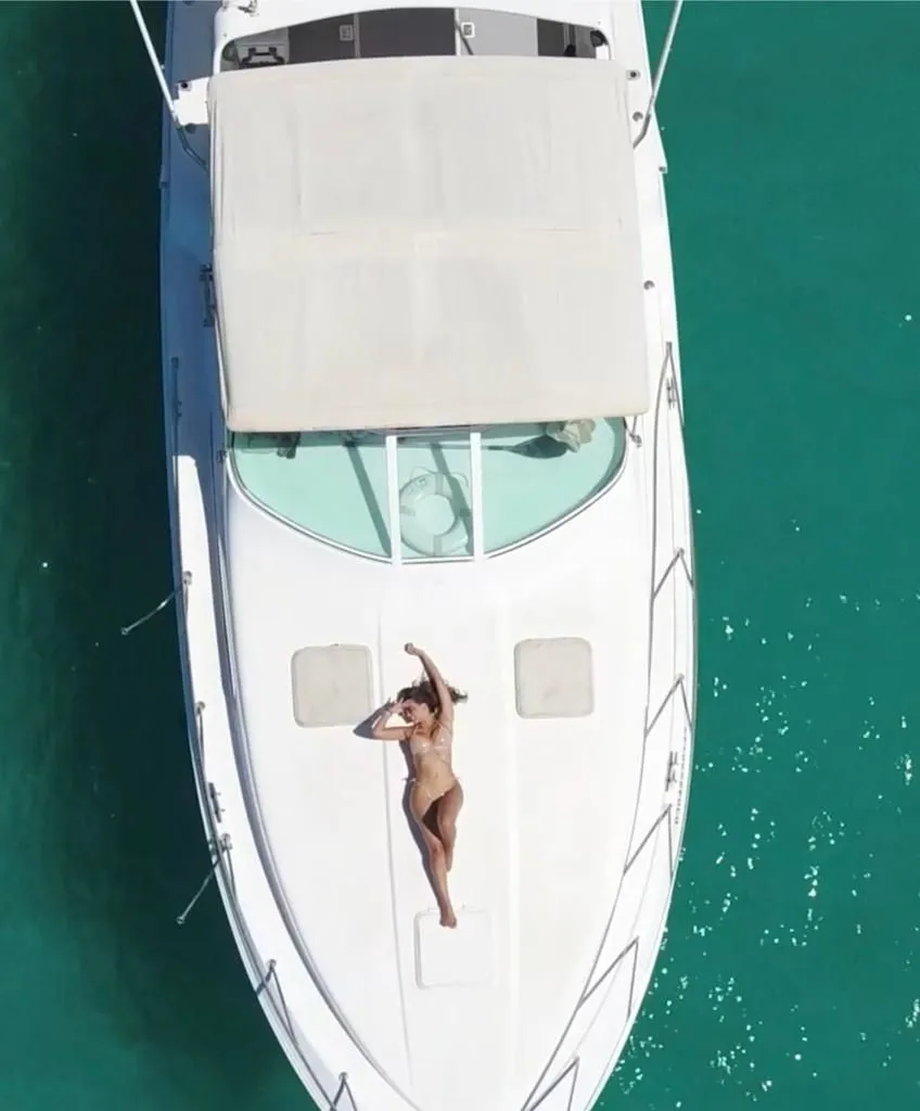 Charter a 13.11m Motor Yacht in La Paz