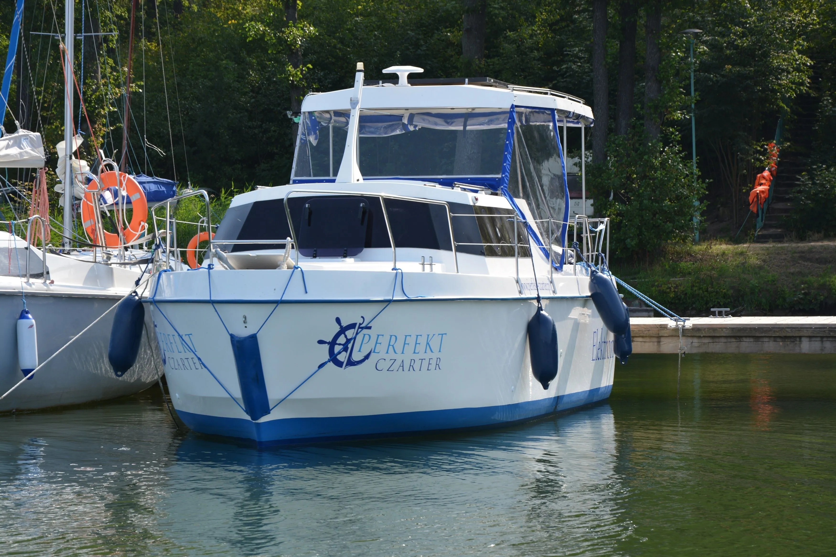 Elektron Charter Boat