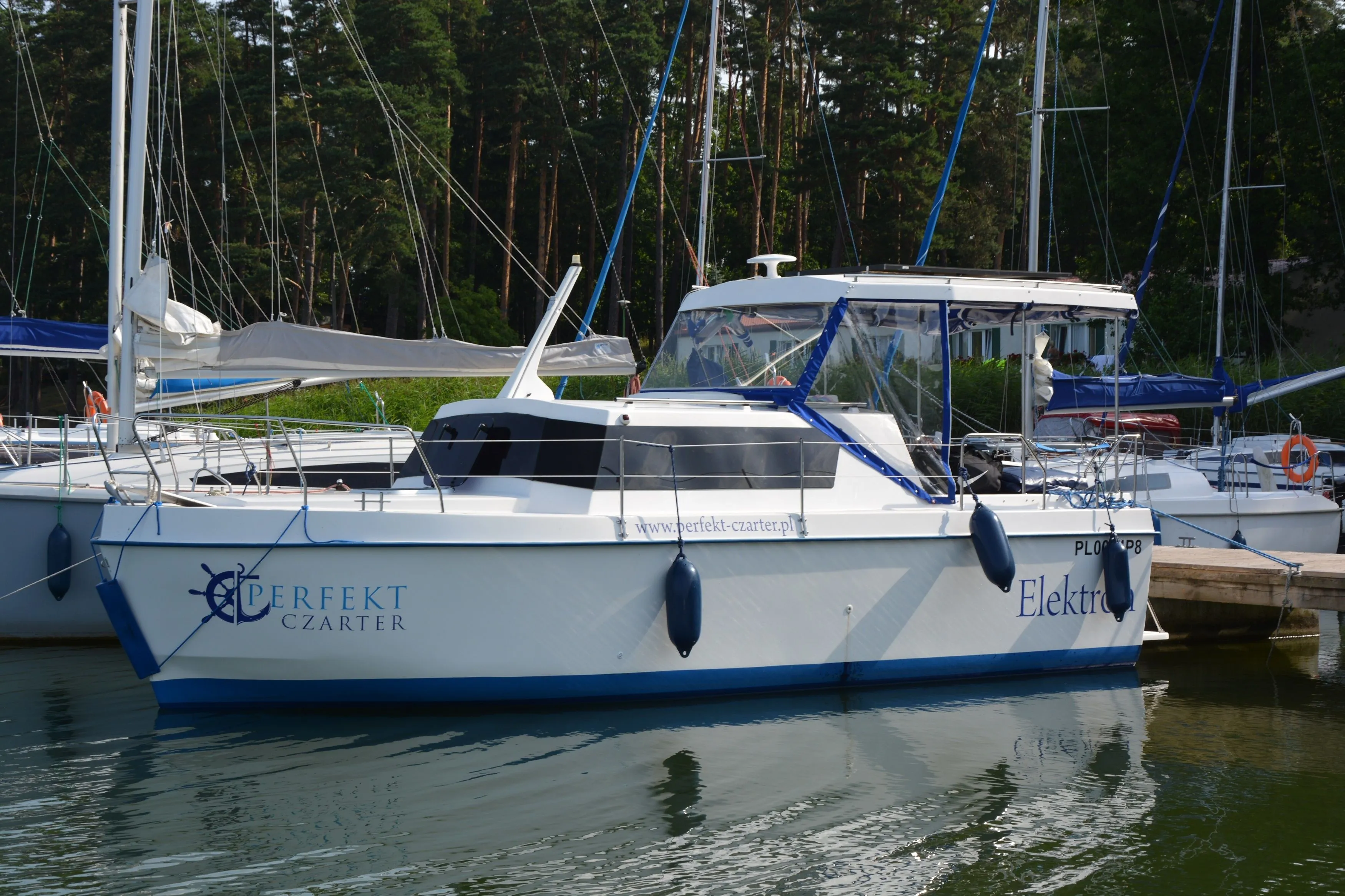 Rent a 7.2m Boat in Piaski