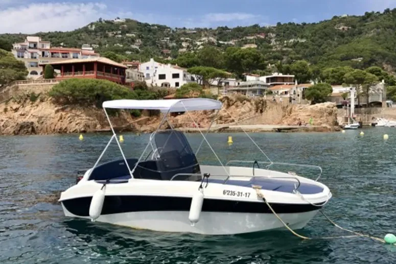 Rent a 4.5m Motor Boat Remus 450 in Saint-Jean-Cap-Ferrat