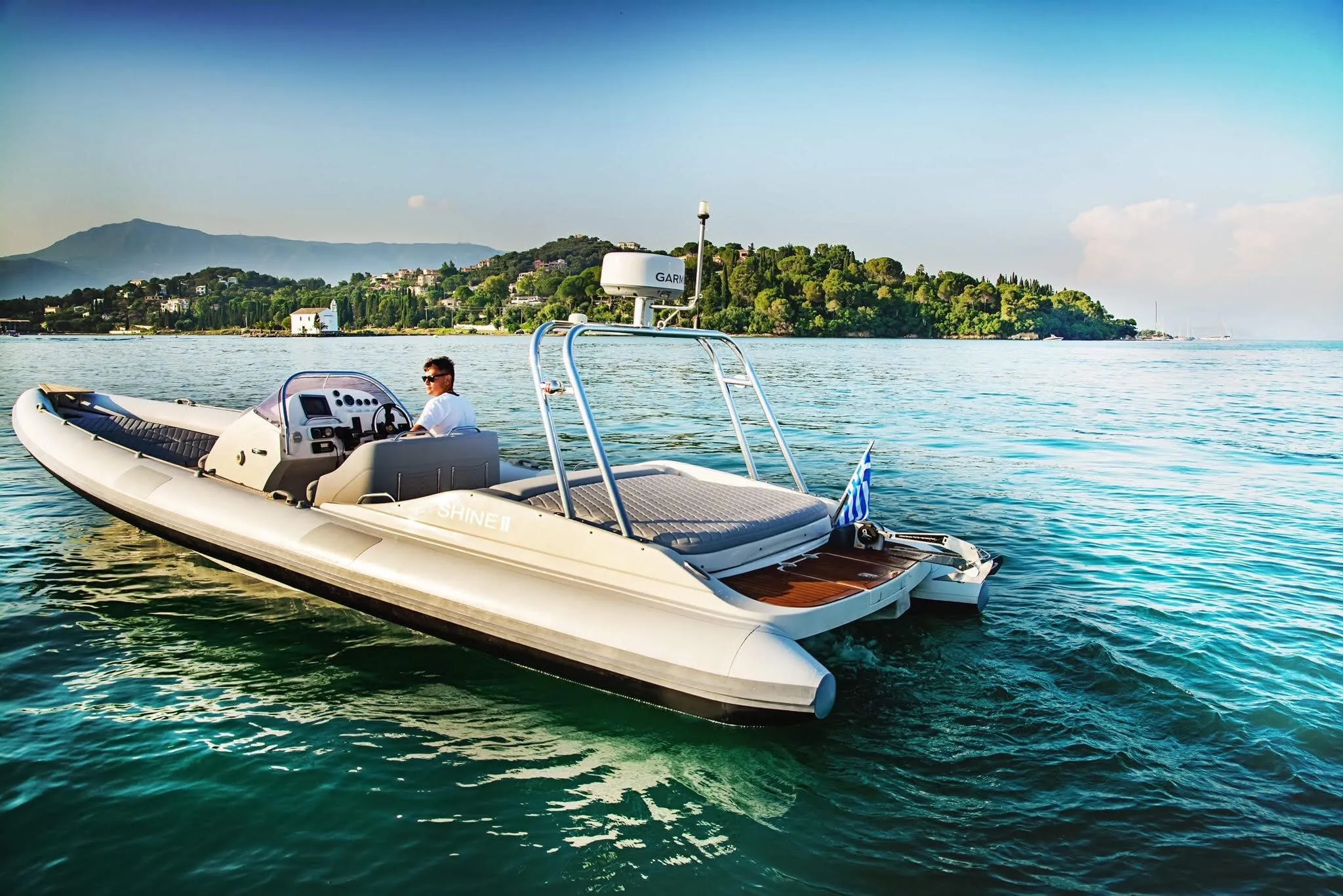 Explore Gouvia on a 9m Revenger 29 Motor Boat Rental