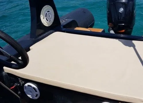 Rent a 6m Boat in Palamos