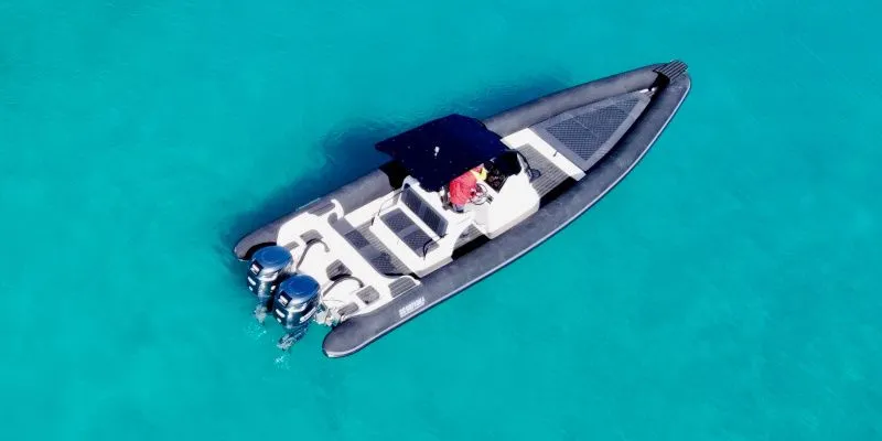Charter a 8.6m Motor Boat in Porto Heli