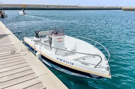 Explore Las Palmas de Gran Canaria on a 5m Rental Boat