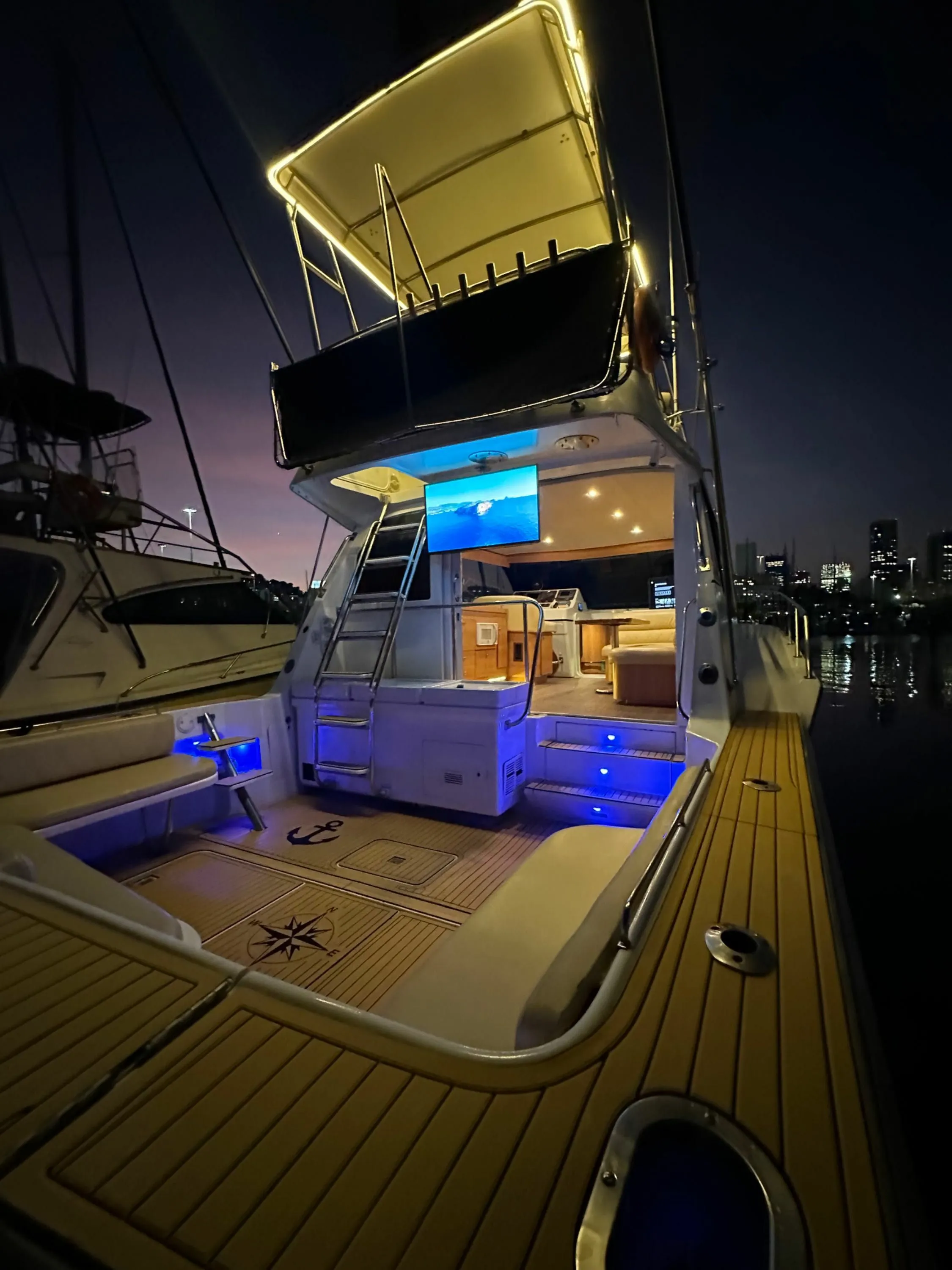 Rent a 15.21m Boat in Rio de Janeiro