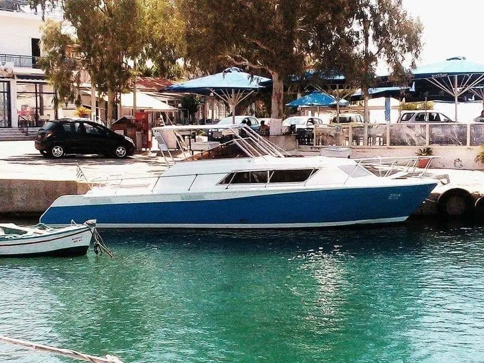 Explore Pachi on a 10m Riva 33 Motor Yacht Rental