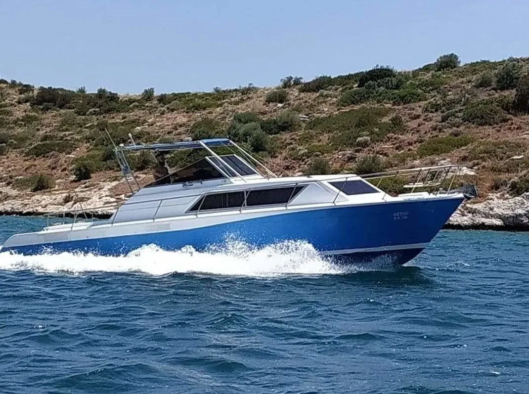 Explore Pachi on a 10m Riva 33 Motor Yacht Rental