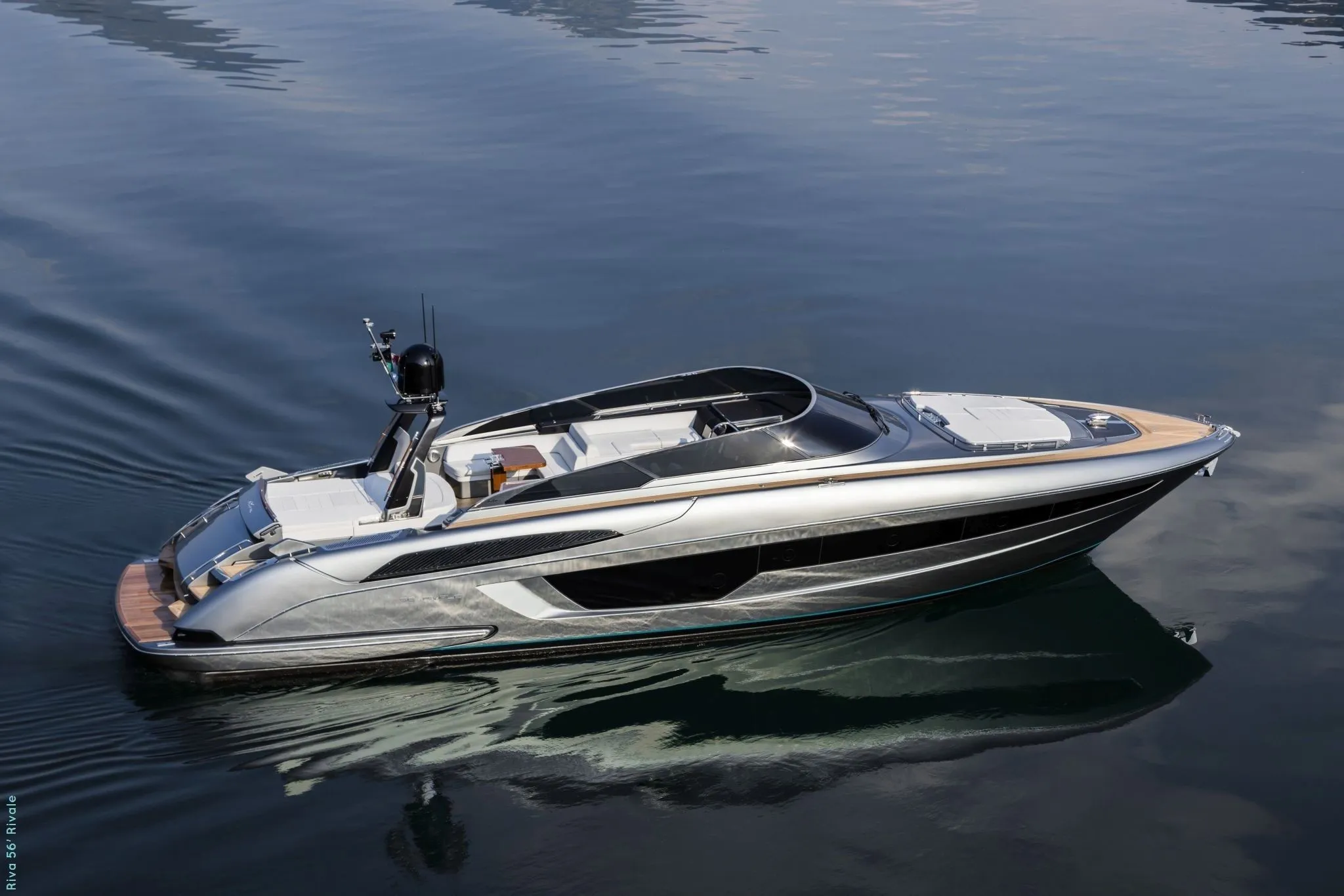 Rent a 17.27m Motor Yacht Riva 56 Rivale in Sorrento