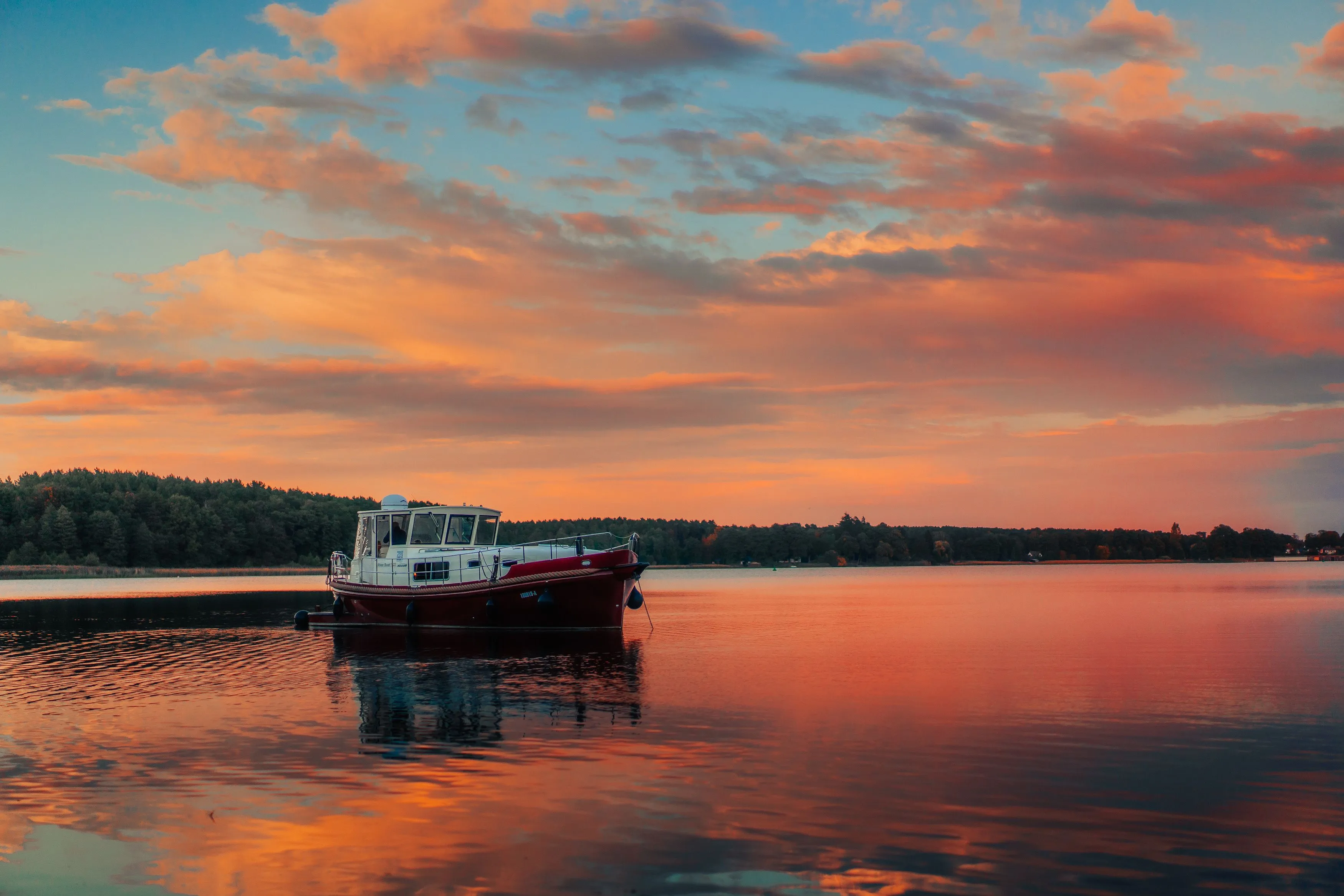 Rent a 11.6m 2 Cabin Motor Yacht in Fürstenberg/Havel