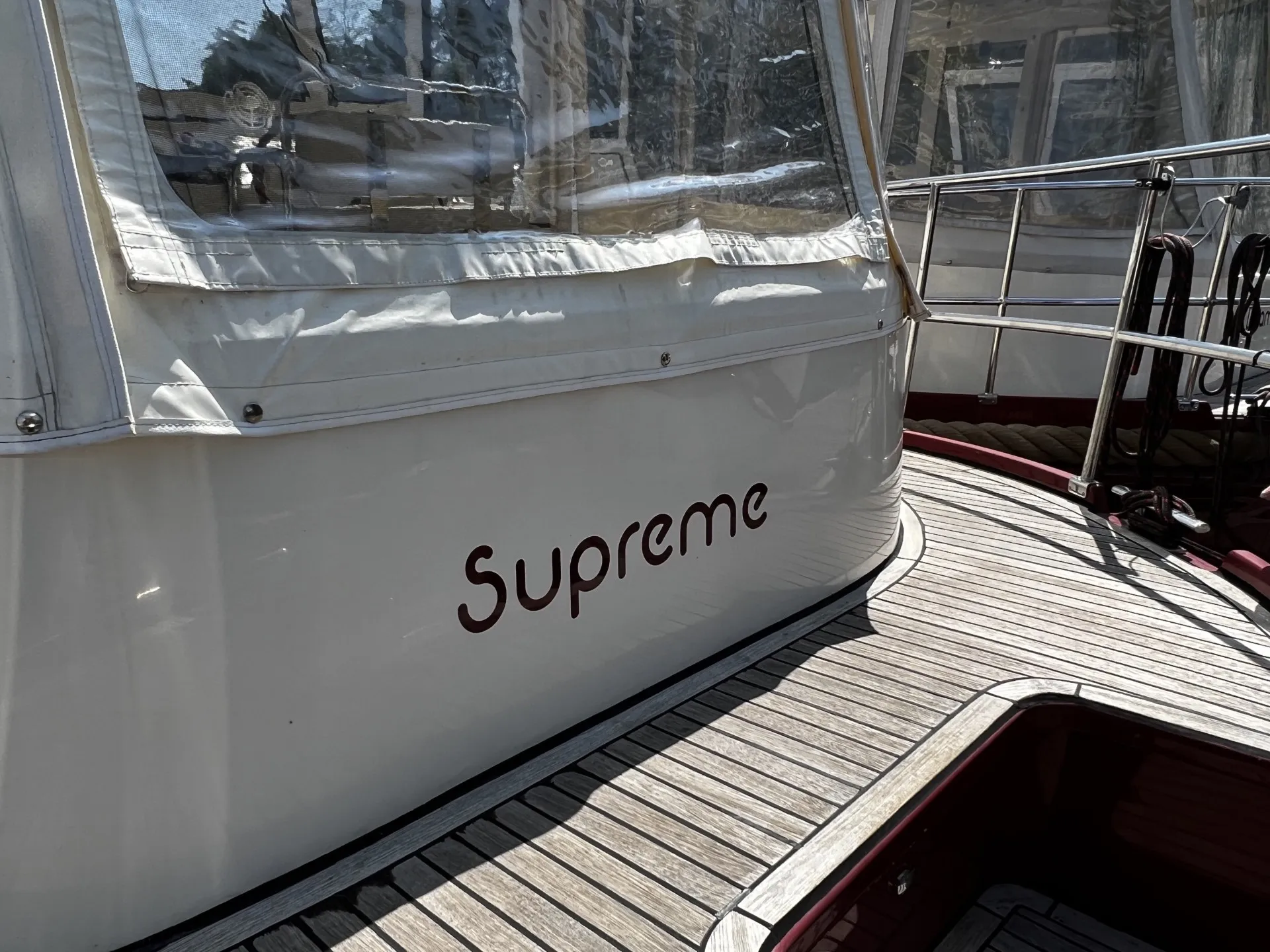 Supreme Mietboot - 3