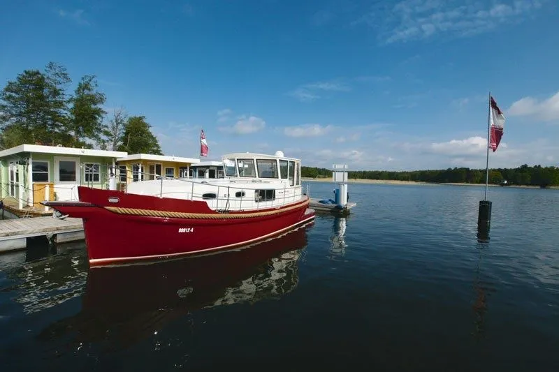 Boot - Explore Fürstenberg/Havel on a 11.65m 2 Cabin Motor Yacht Rental