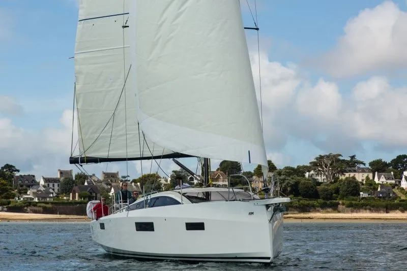 Boot - 11.8m La Trinite-sur-Mer 3 Cabin Sailing Yacht Hire