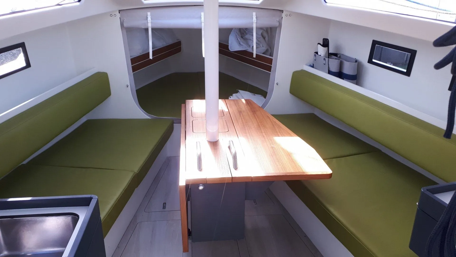 Charter a 8.9m Sailing Yacht in Lorient