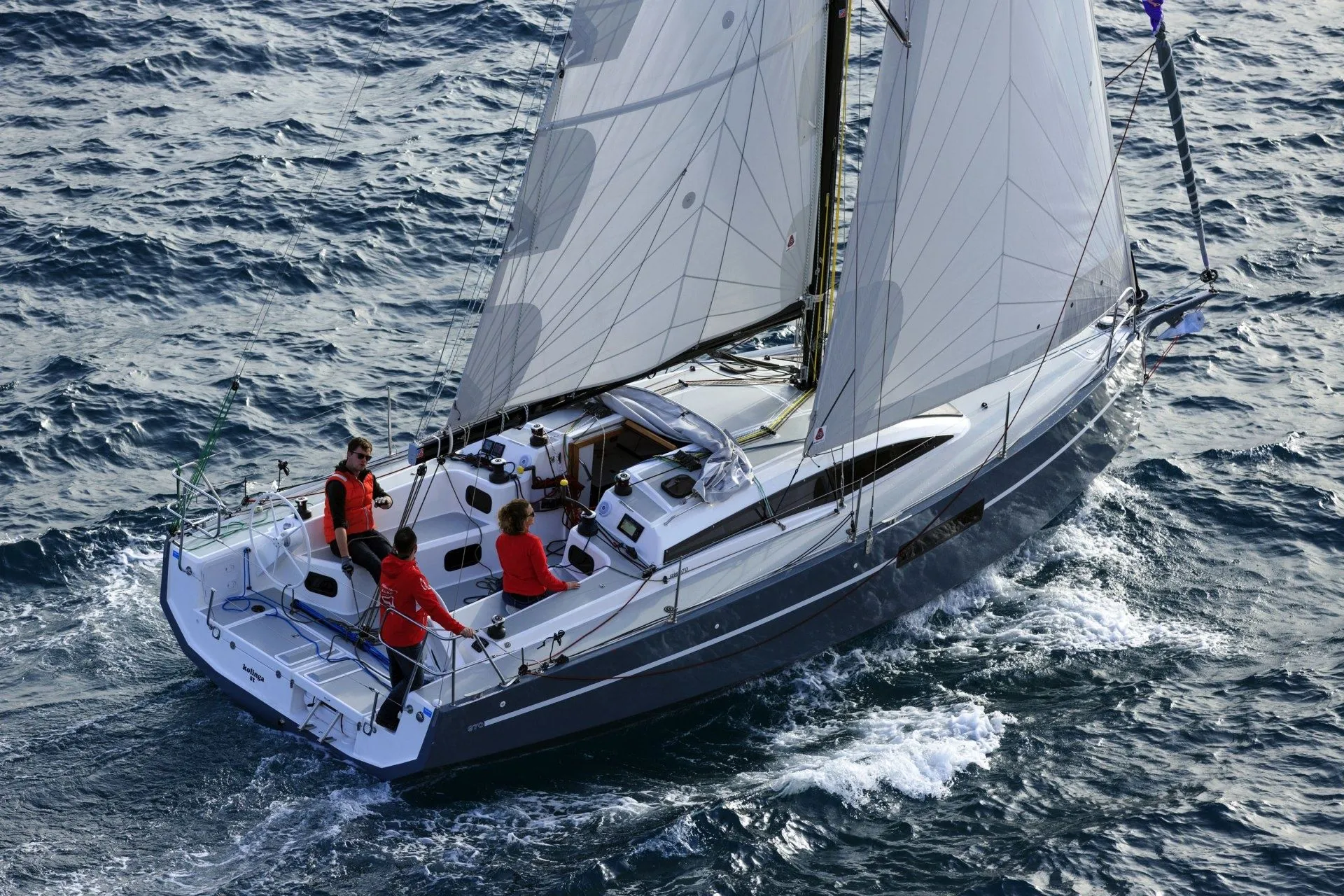 9.7m La Trinite-sur-Mer Sailing Yacht Hire