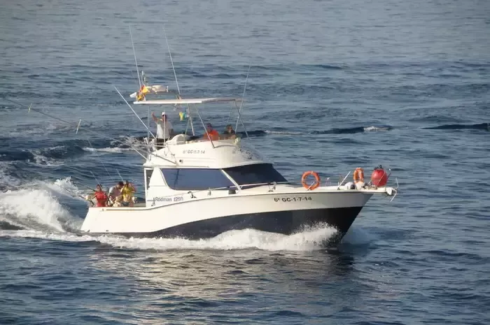 Explore Las Palmas de Gran Canaria on a 12.6m Rental Motor Yacht Rodman 1250