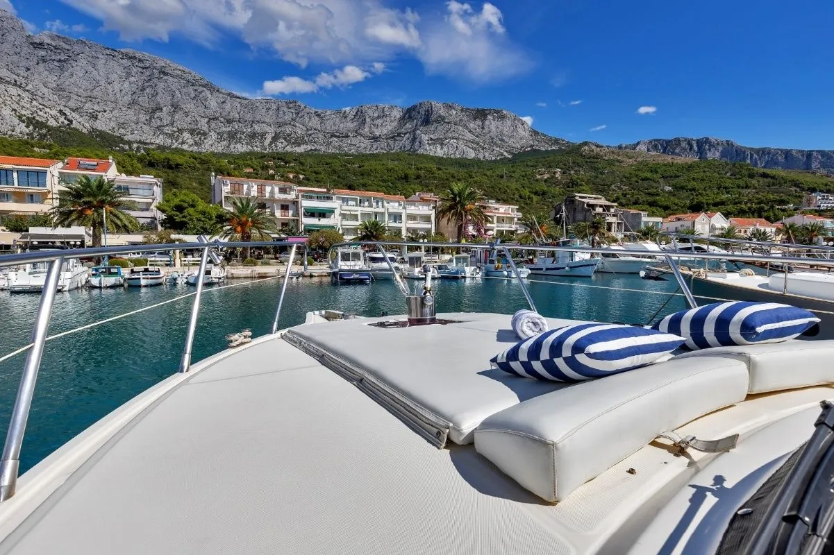 Vanda Charter Boat
