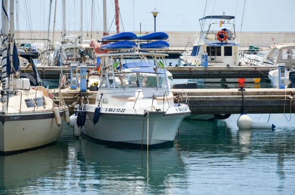 Contagio Charter Boat