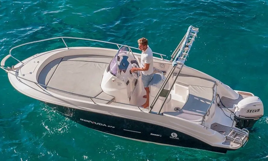 5.7m Positano Motor Boat Hire