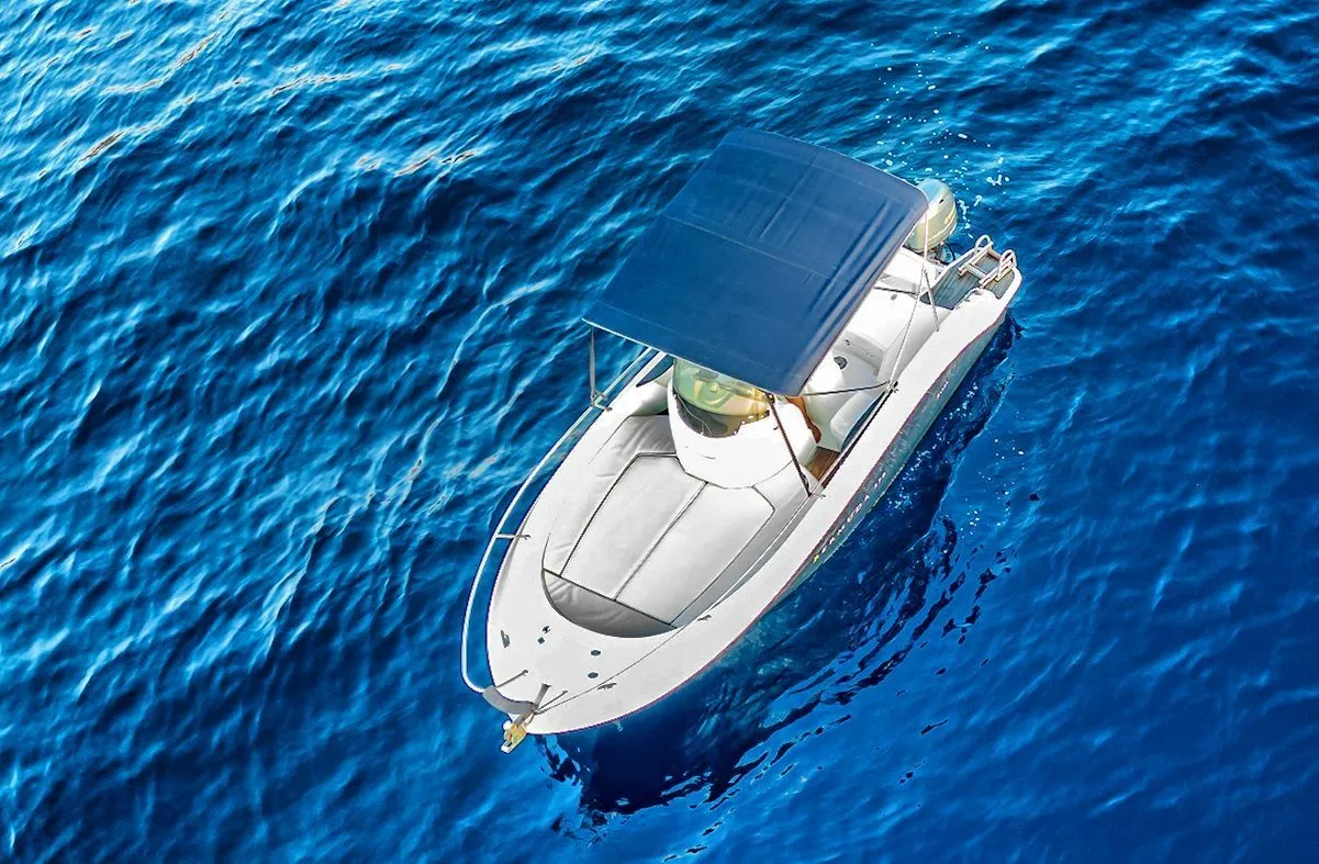 5.7m Positano Motor Boat Hire