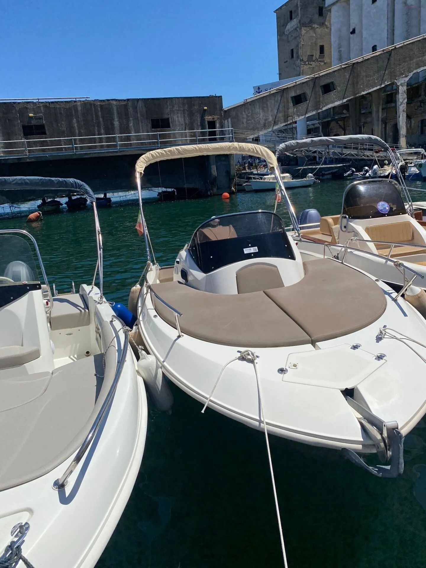 Charter a 5.85m Motor Boat in Castellammare di Stabia