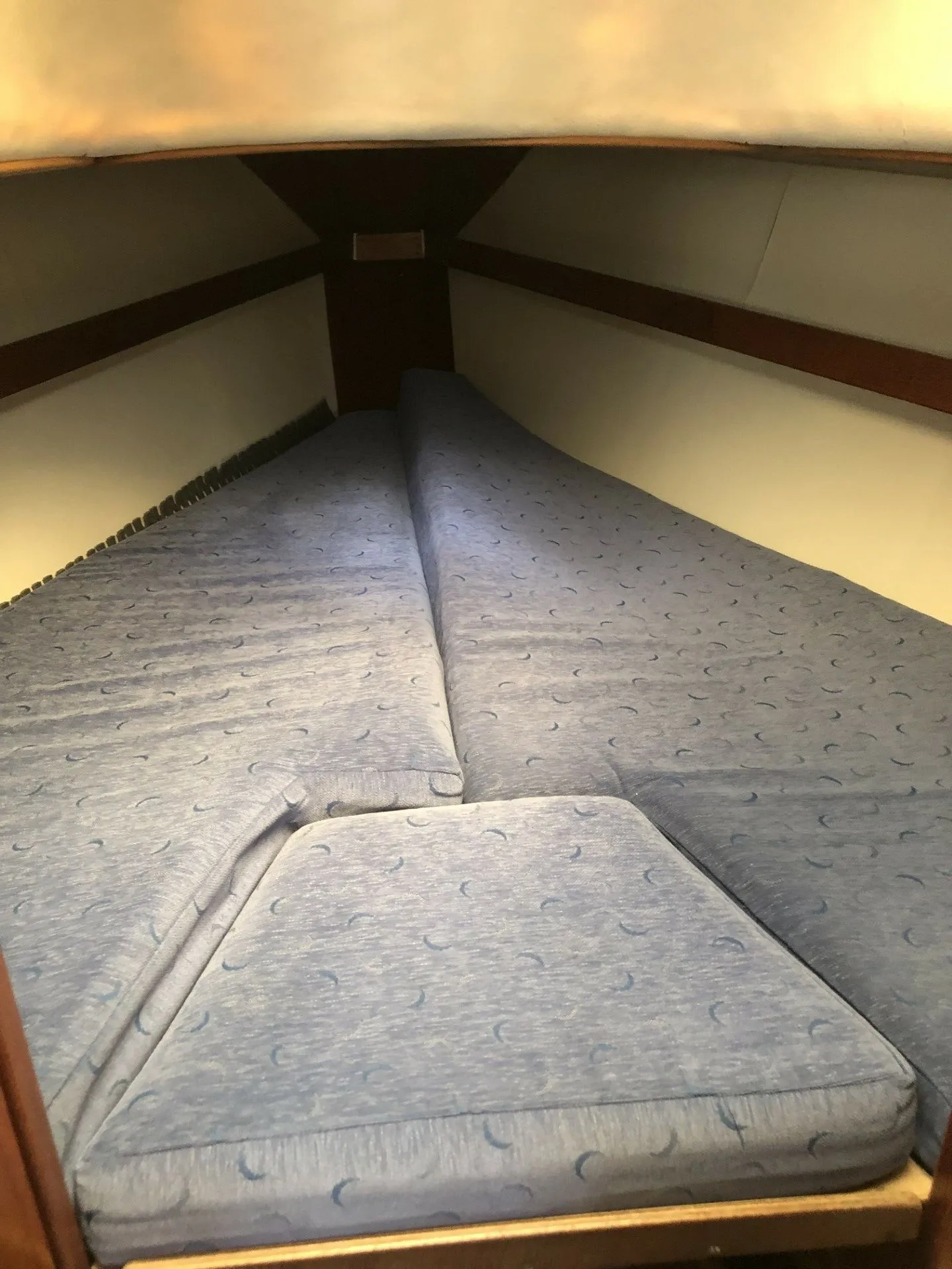 Sailent Charter Boat