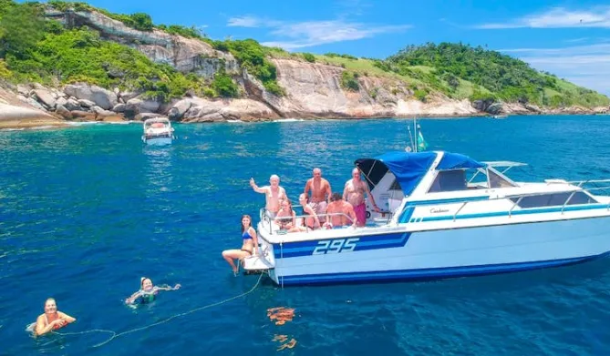 Charter a 8.84m Motor Yacht Runner 295 in Rio de Janeiro