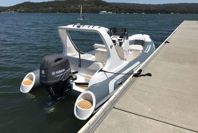 Rent a 5.8m Motor Boat in Lagos