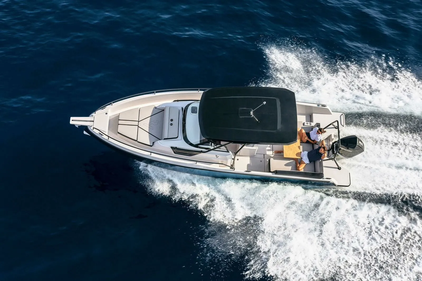 Charter a 8.8m Ryck 280 in Mahón