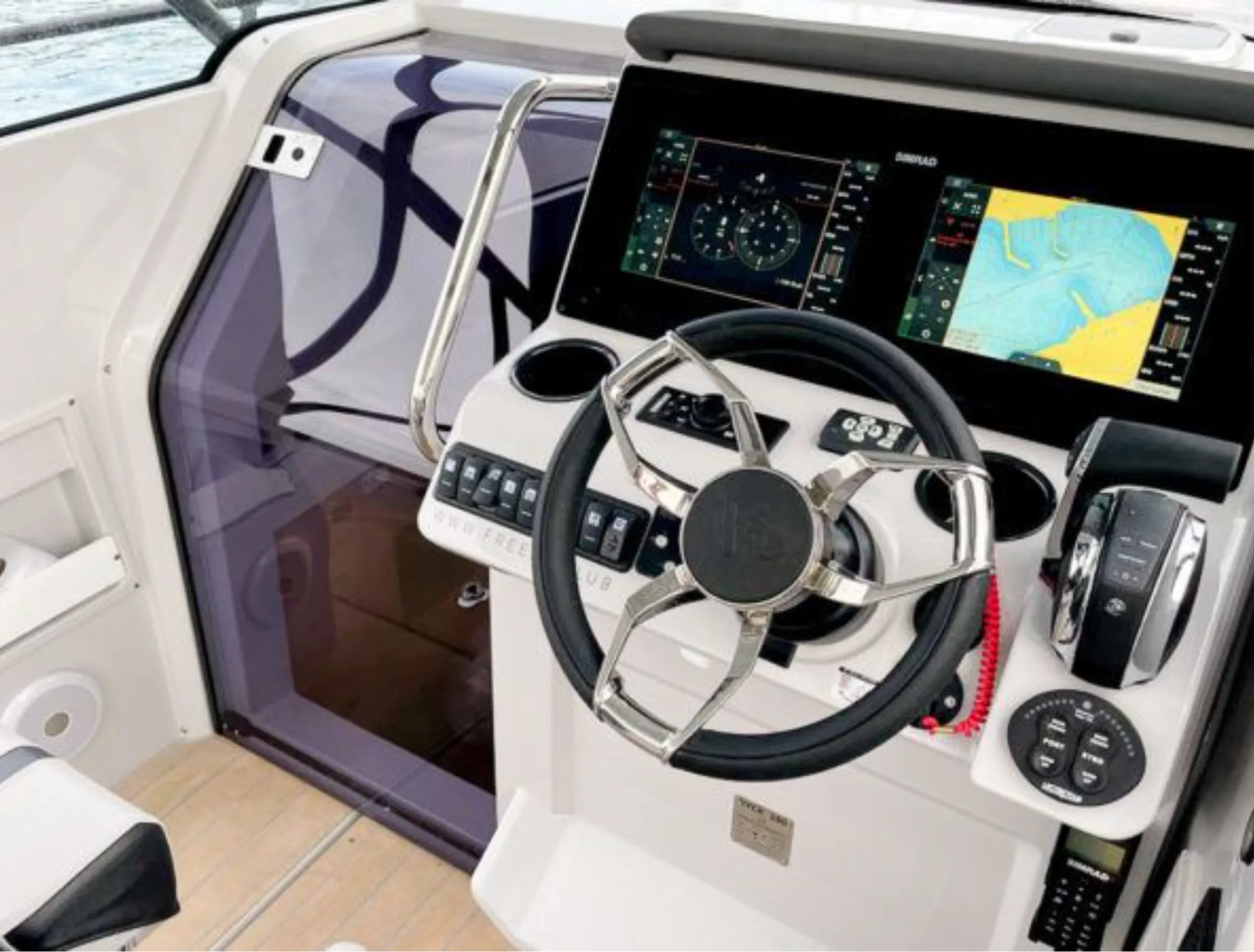 Rent a 9.51m Motor Yacht in El Toro