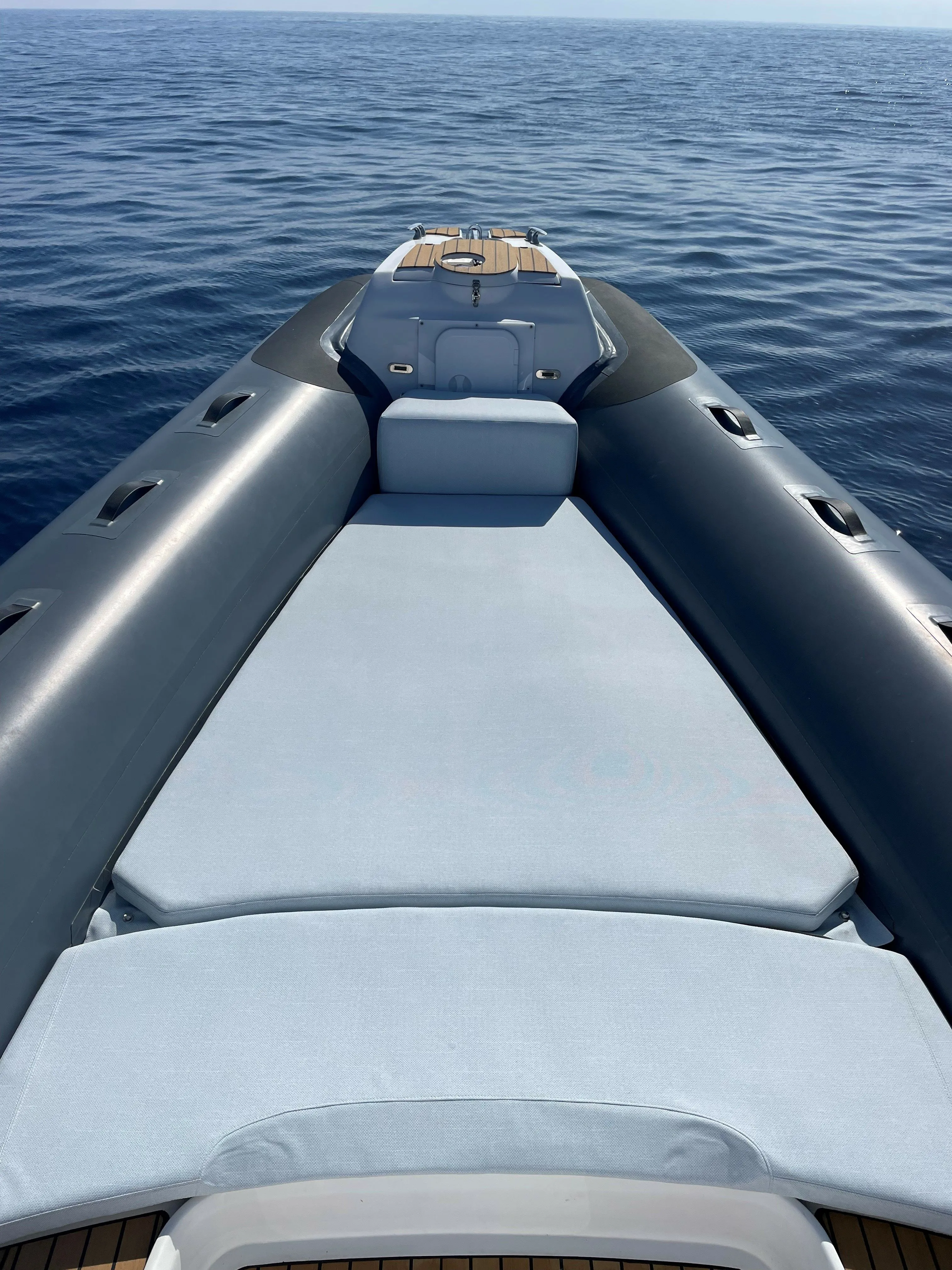 Rent a 10m SACS 33 Motor Boat in Santa Eularia des Riu