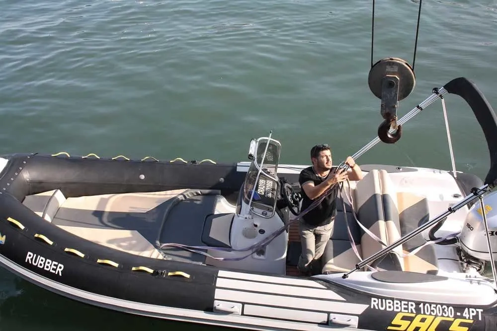 Rubber Mietboot
