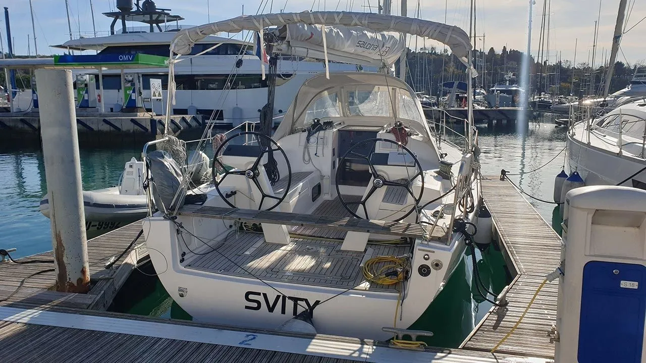 Explore Portorož on a 9.99m Rental Boat