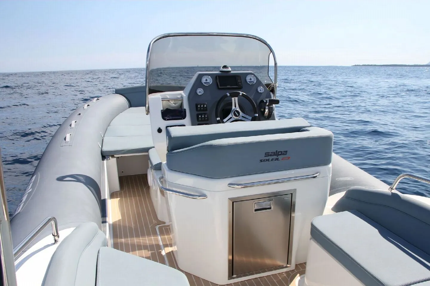 Rent a 7.3m Boat in Saint-Jean-Cap-Ferrat
