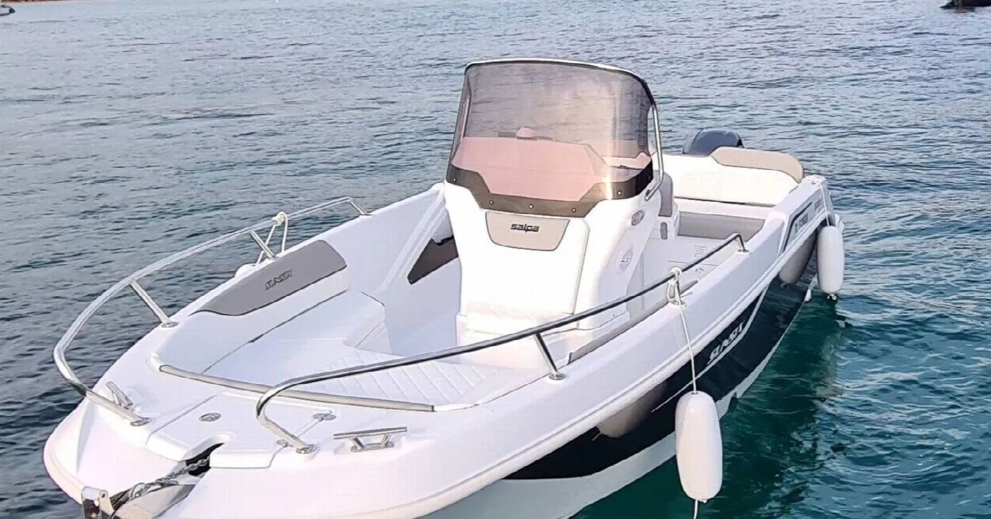 Charter a 6.15m Boat in Ajaccio