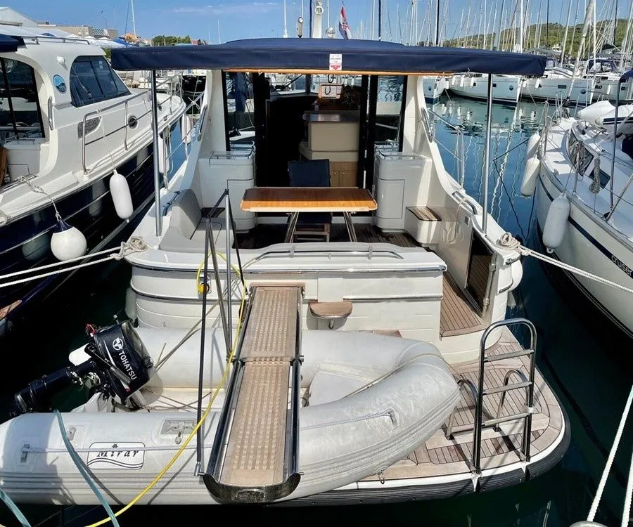 Gaja Charter Boat