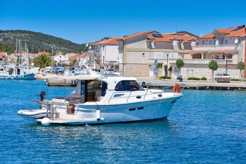 Explore Jezera on a 11.82m Rental Boat
