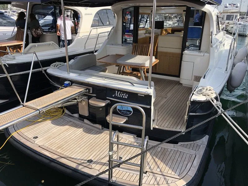 Rent a 11.82m Motor Yacht in Sukosan
