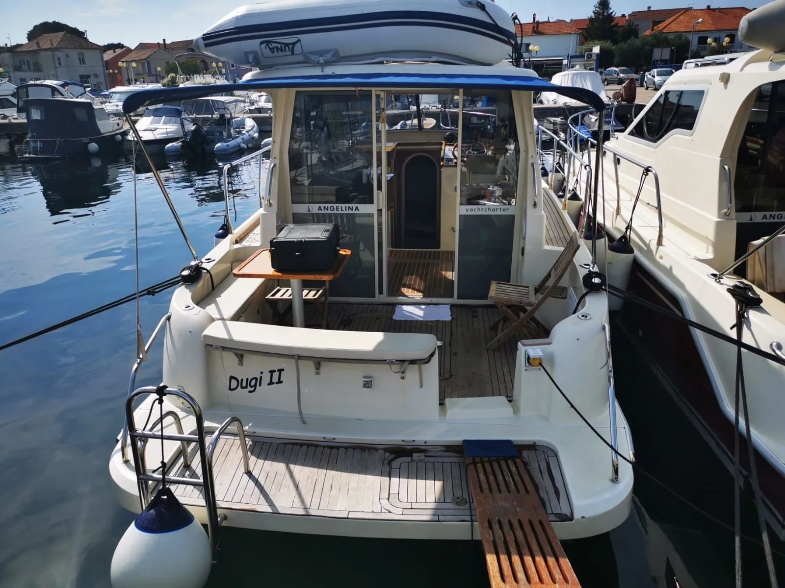 9.5m Biograd na Moru 2 Cabin Motor Yacht Hire