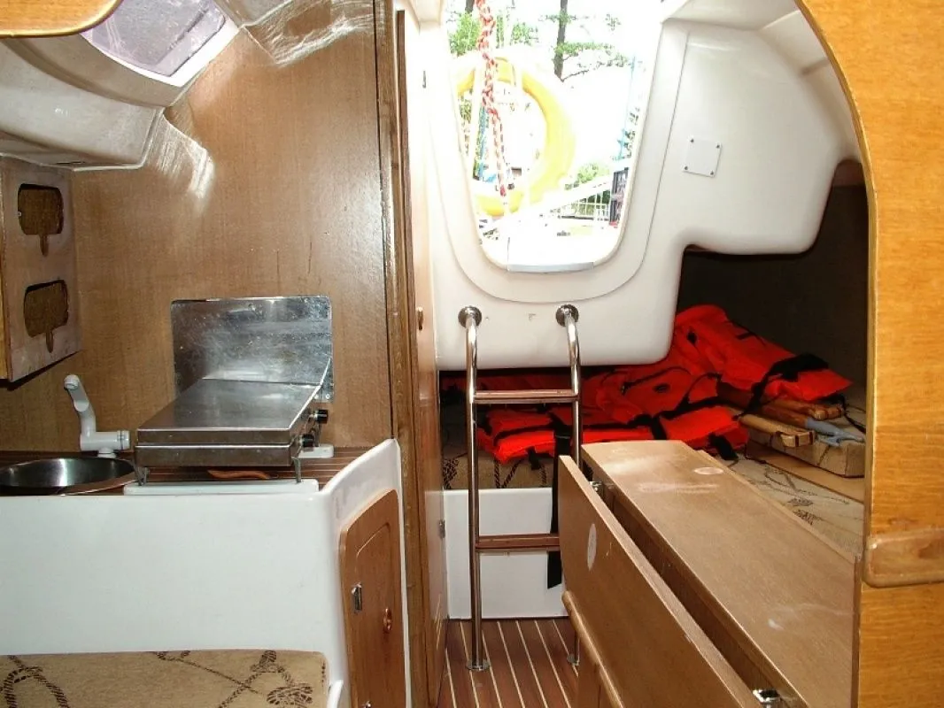 6.6m Ruciane-Nida 2 Cabin Sailing Yacht Hire
