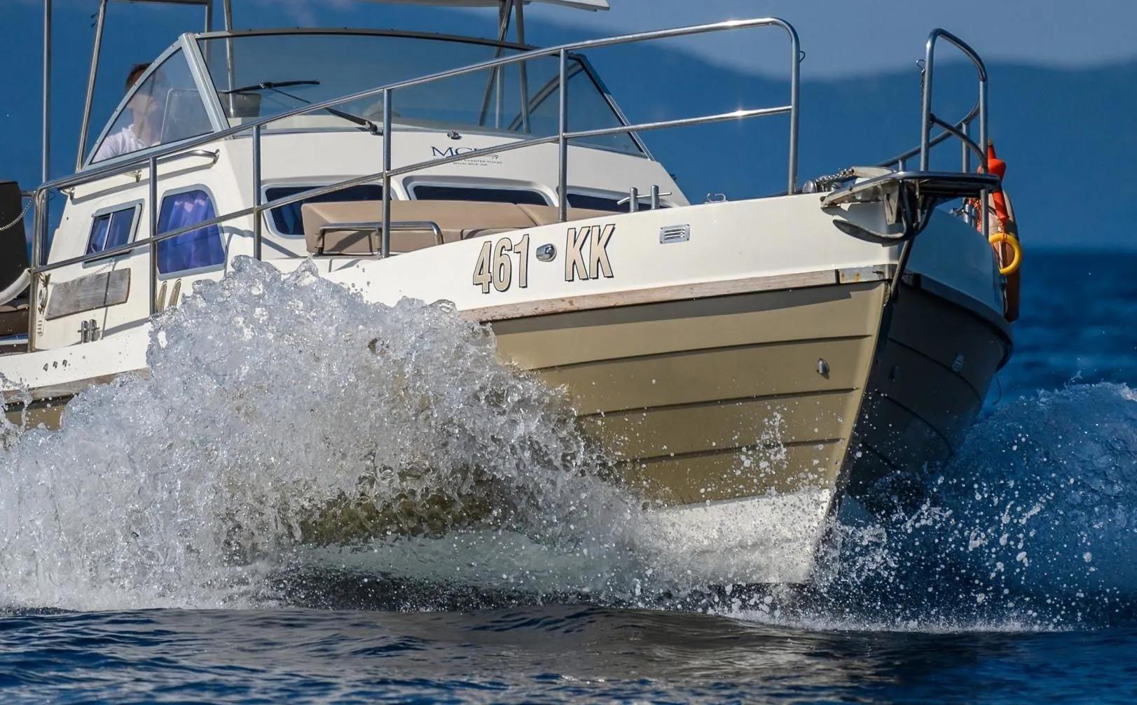 Explore Krk on a 9.96m Rental Motor Yacht Sasanka 970