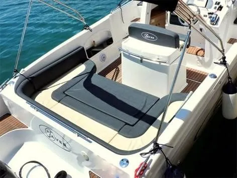 Explore Rab on a 7.75m Rental Motor Yacht