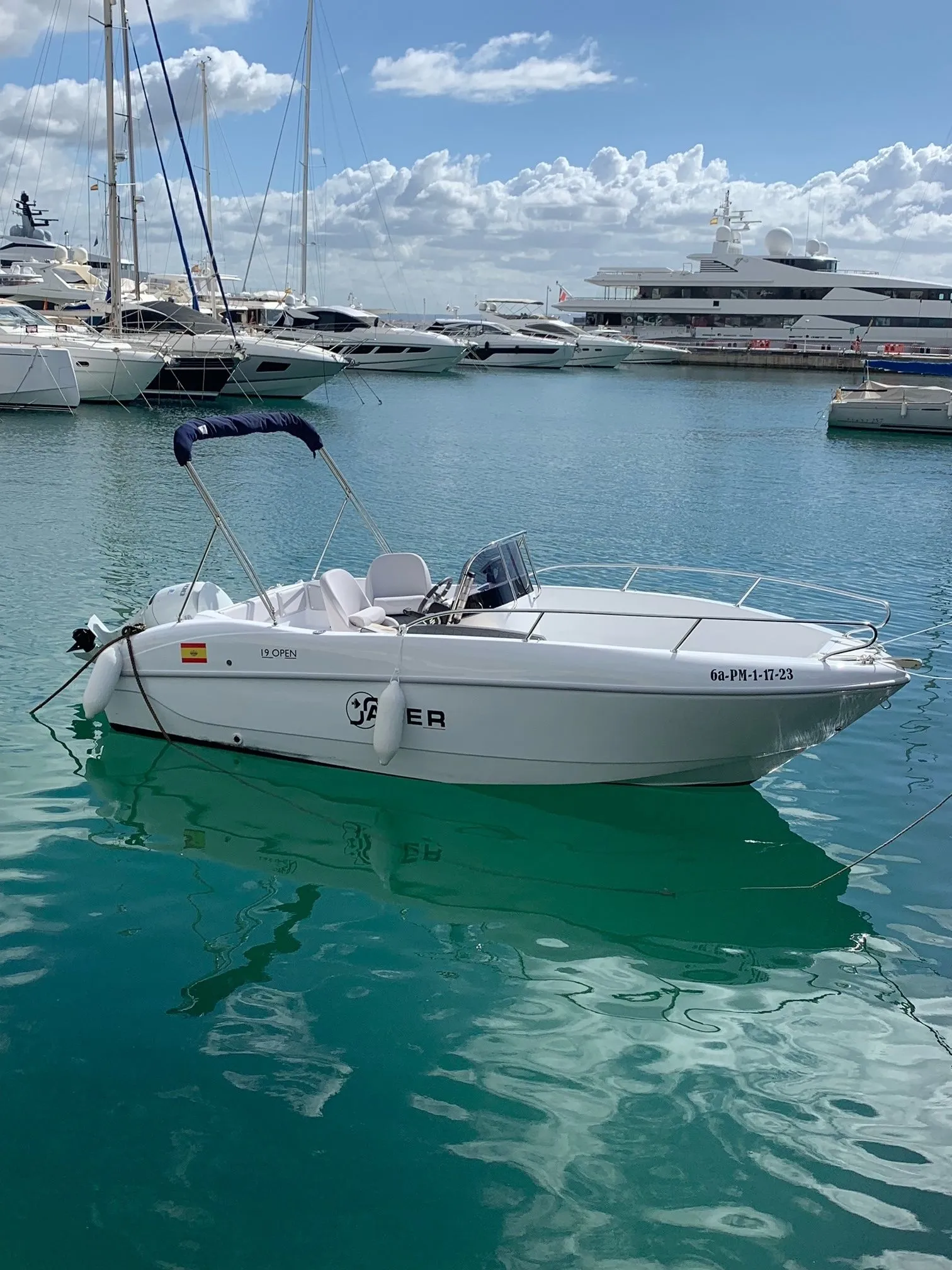 Charter a 5.75m Motor Boat Saver Open 19 in Palma de Mallorca