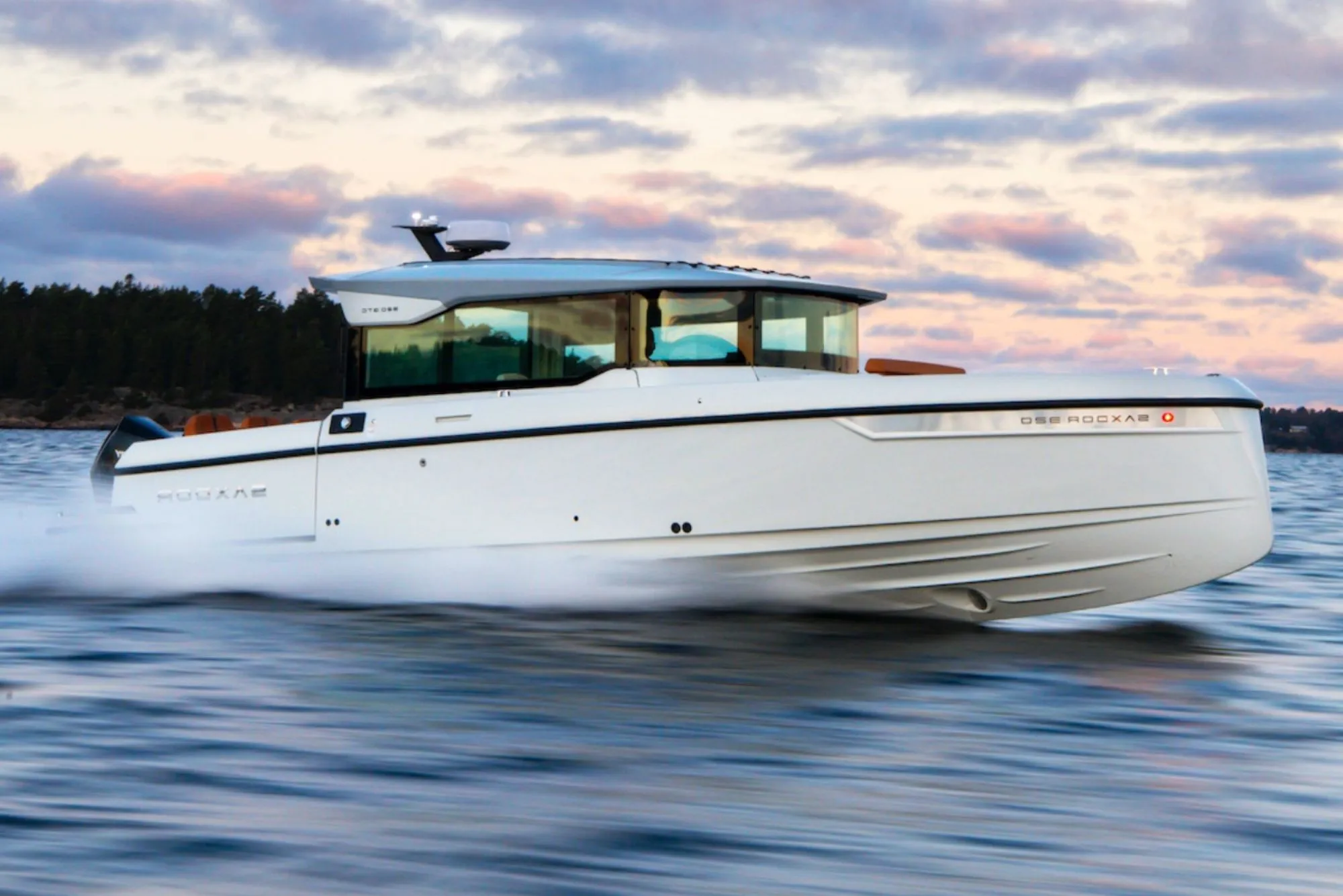 Explore Gouvia on a 10.28m Rental Motor Yacht Saxdor 320 GTC