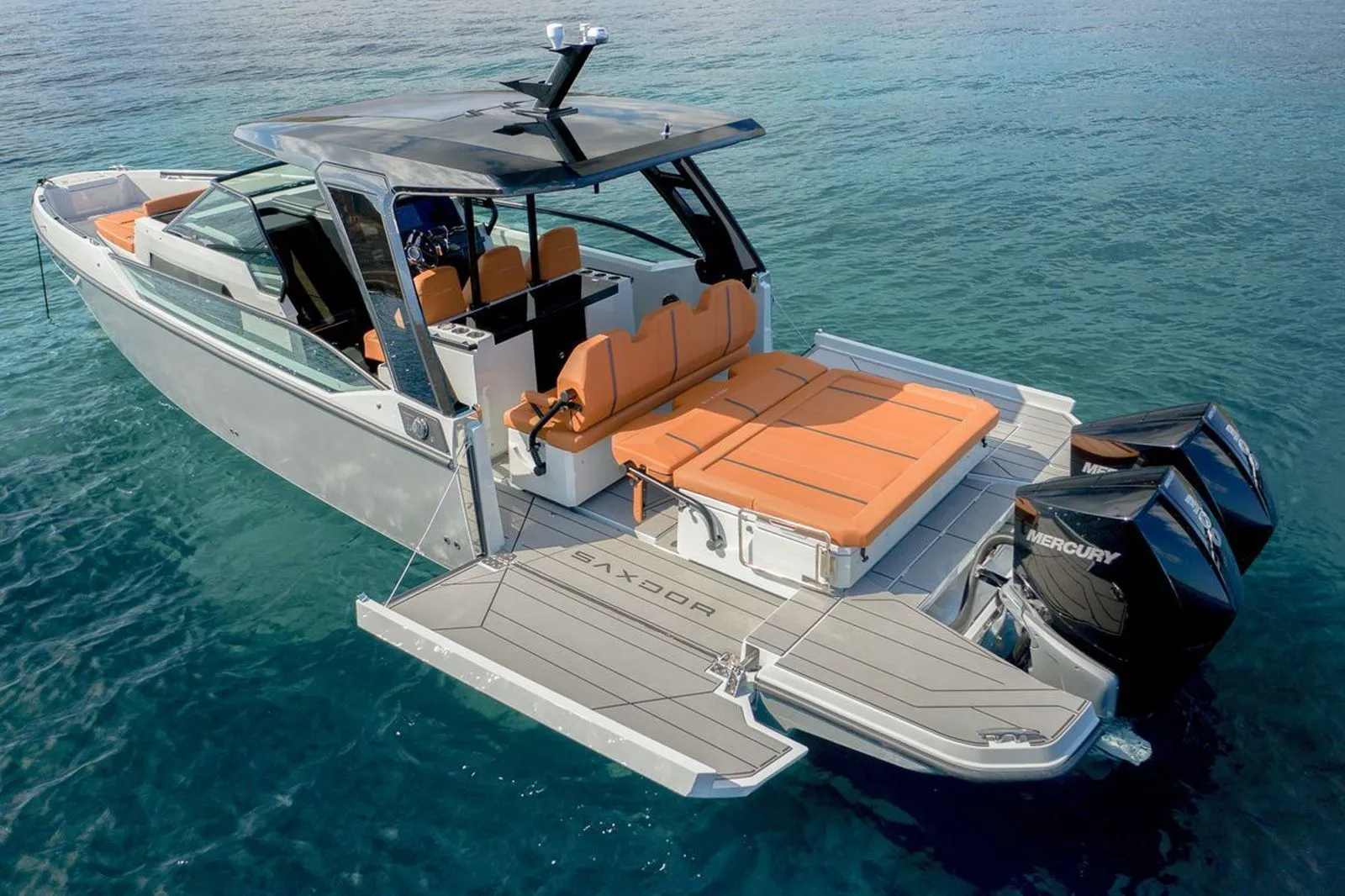 Explore Aliki on a 11m Rental Boat