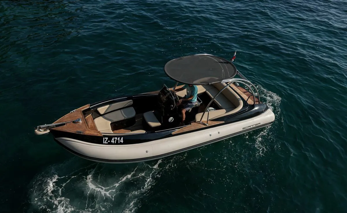 Charter a 7.1m Motor Boat Scanner 710 in Rovinj