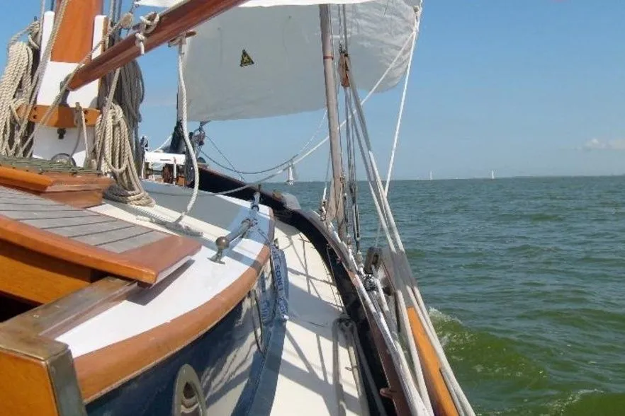 Schokbreker Charter Boat